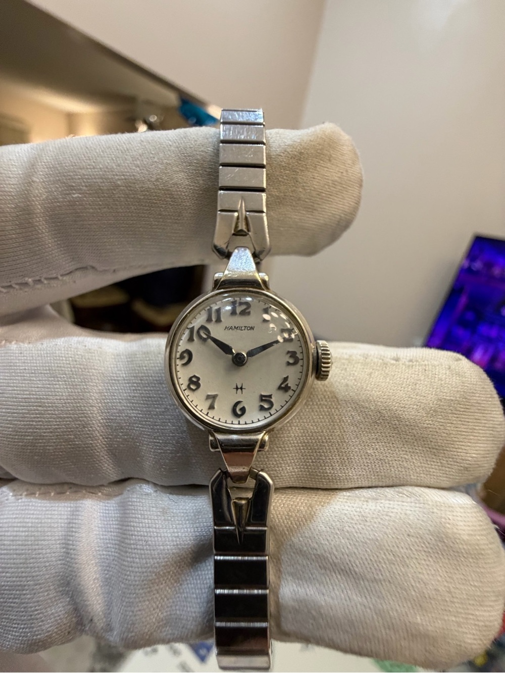 Vintage Hamilton Ladies Mechanical Watch – 10K Gold Filled Round Art Deco Case - Picture 11 of 13